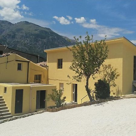Lake Retreat - Maiella Apartment - Beautiful Lake And Mountain Views Casoli  Kültér fotó