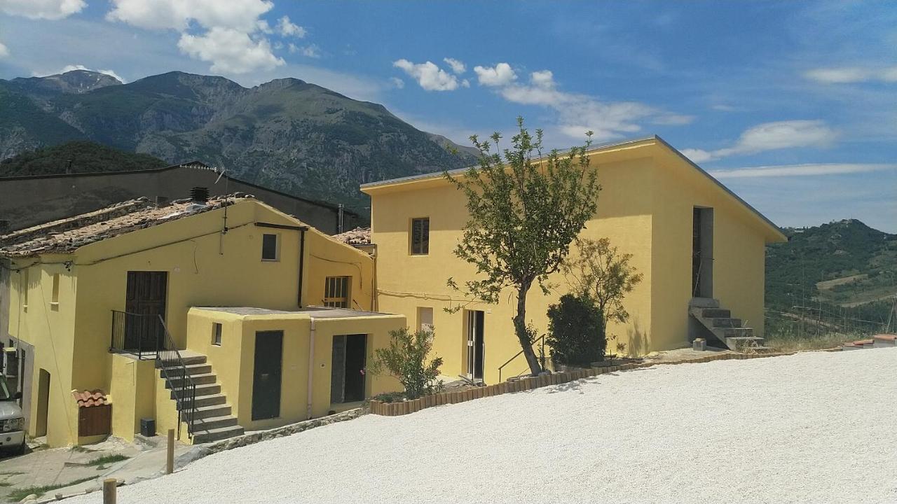 Lake Retreat - Maiella Apartment - Beautiful Lake And Mountain Views Casoli  Kültér fotó